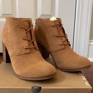 Toms Lunata Lace-Up Bootie in Wheat Suede, Size 10